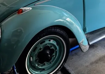 Fusca 1969 azul dentro da oficina PerfectCar